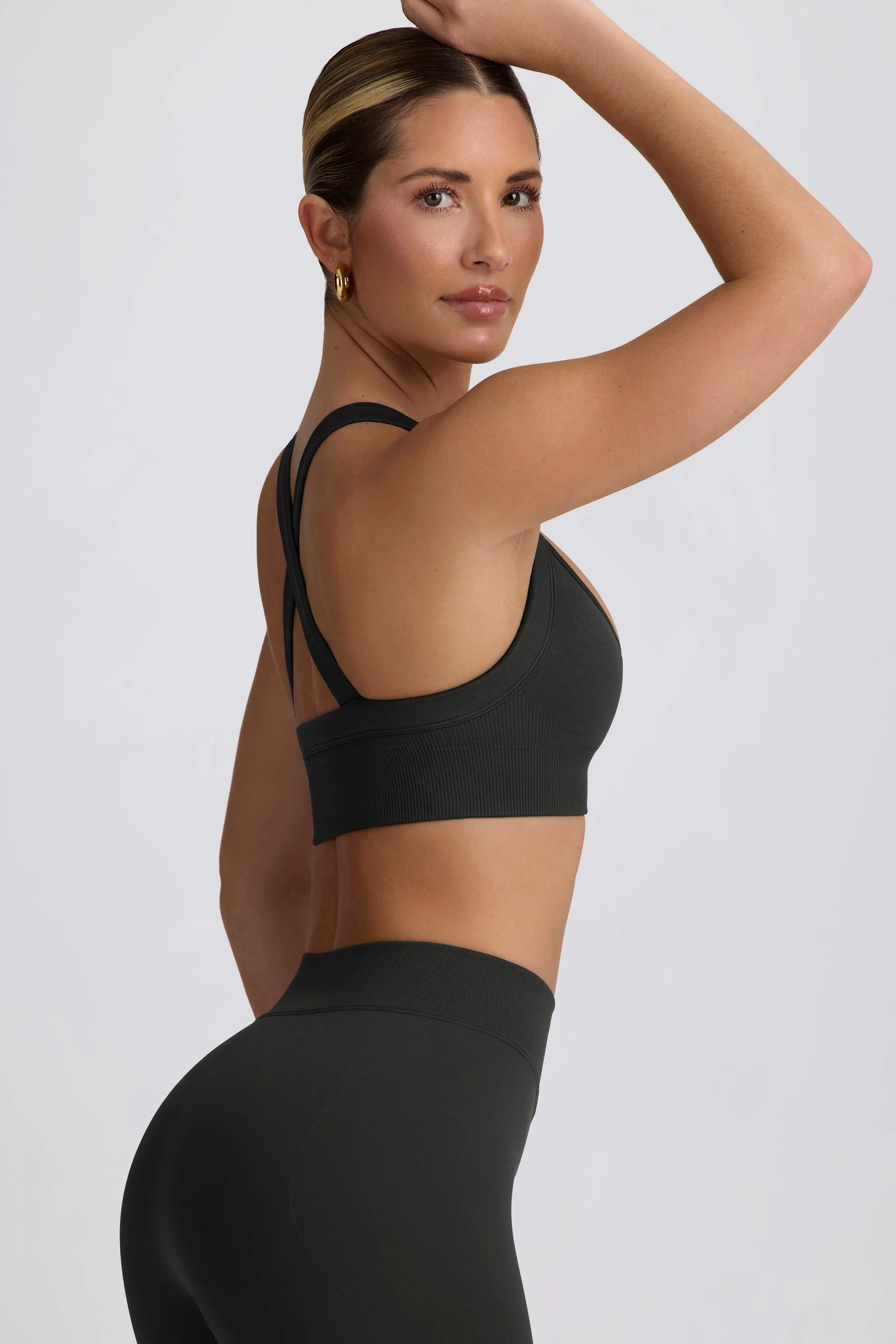 Super Sculpt Seamless Cross-Back Sports Bra in Ash - Image 4