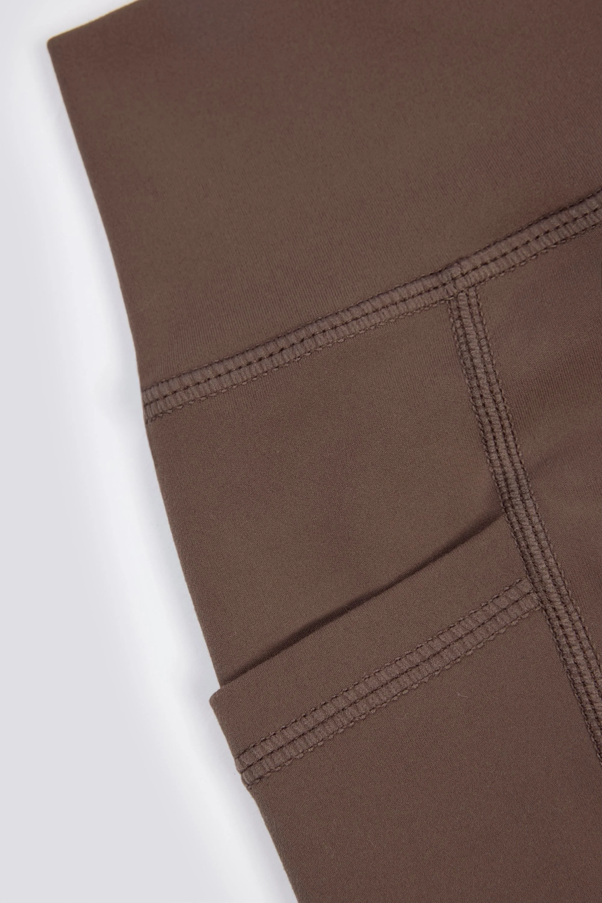 Soft Active Full-Length Pocket Leggings in Cocoa - Image 5