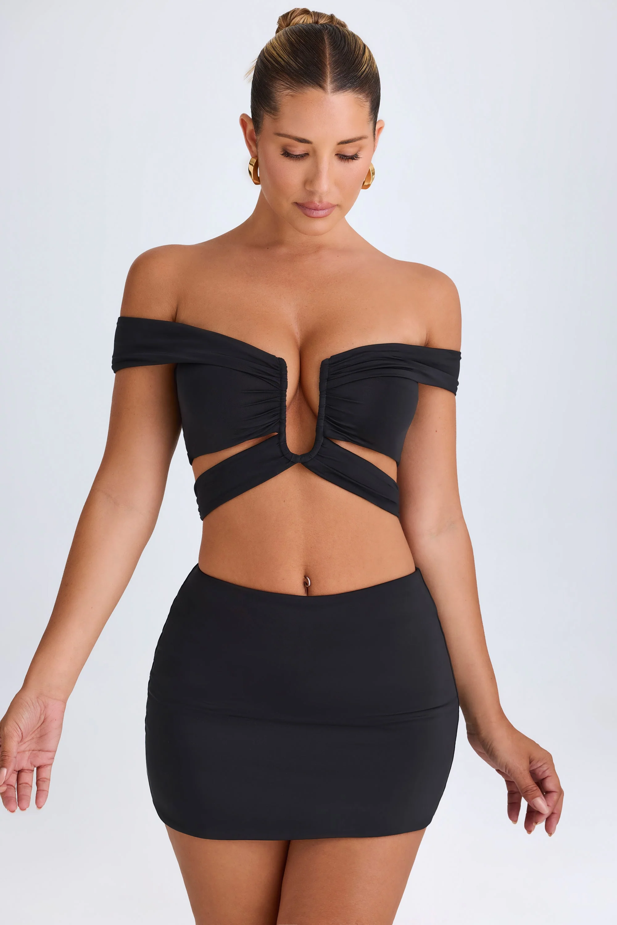 Mid-Rise Micro Mini Skirt in Black - Image 4