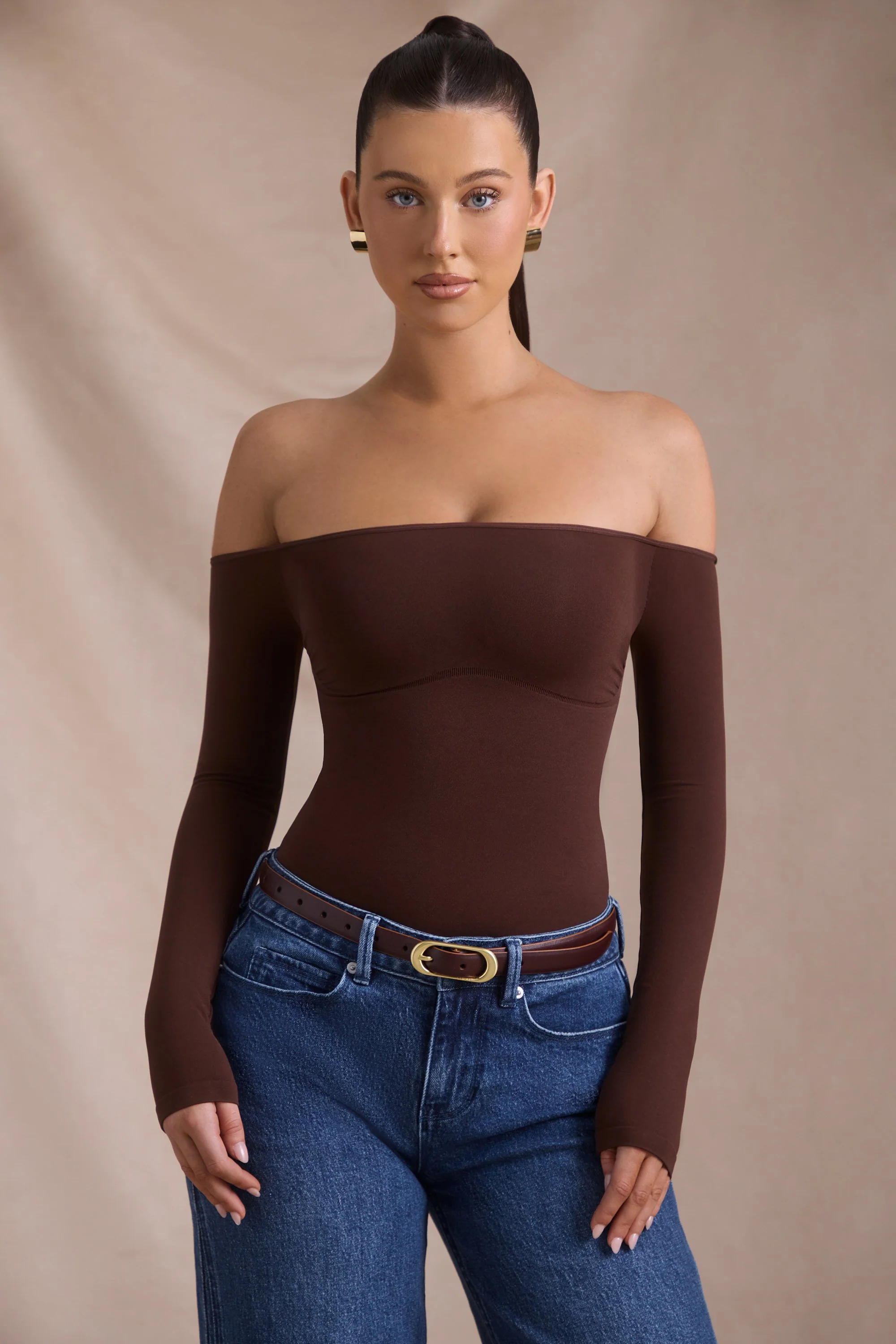Seamless Off-Shoulder Long-Sleeve Bodysuit in Espresso - Image 6