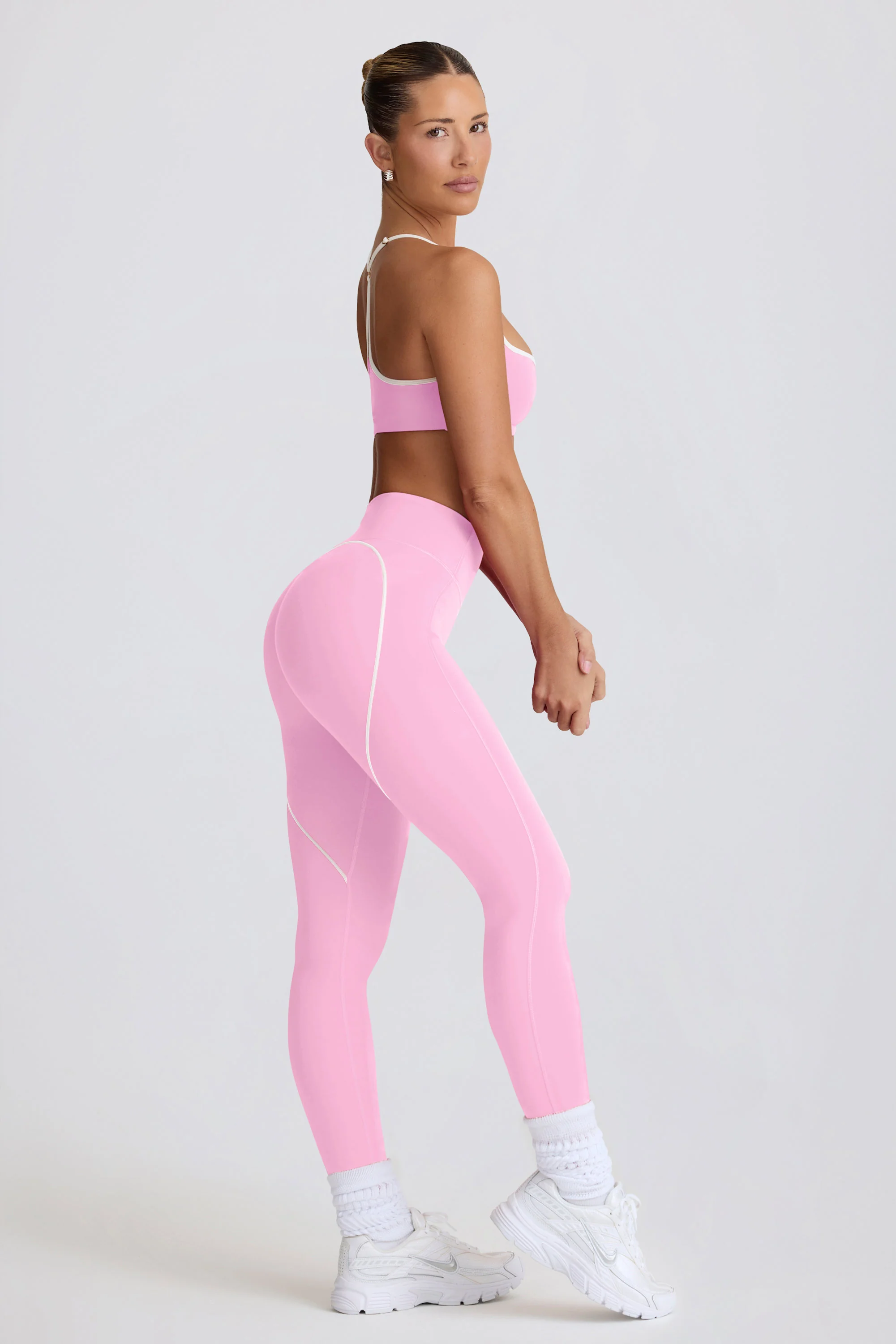 Soft Active Mid-Rise Leggings in Baby Pink - Image 4