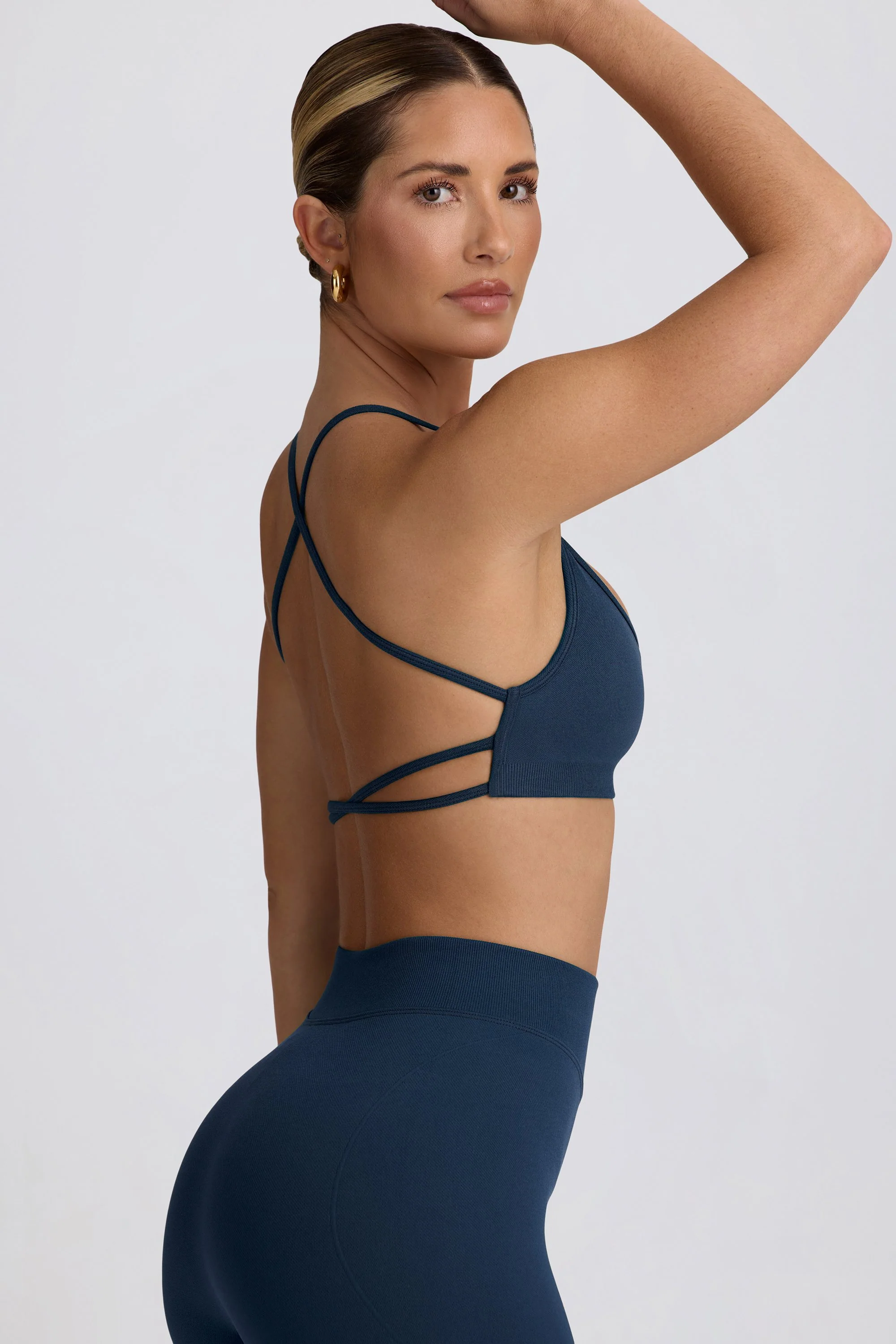 Super Sculpt Seamless Backless Sports Bra in Blue - Image 3